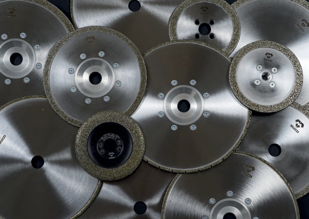 Diamond cutting discs