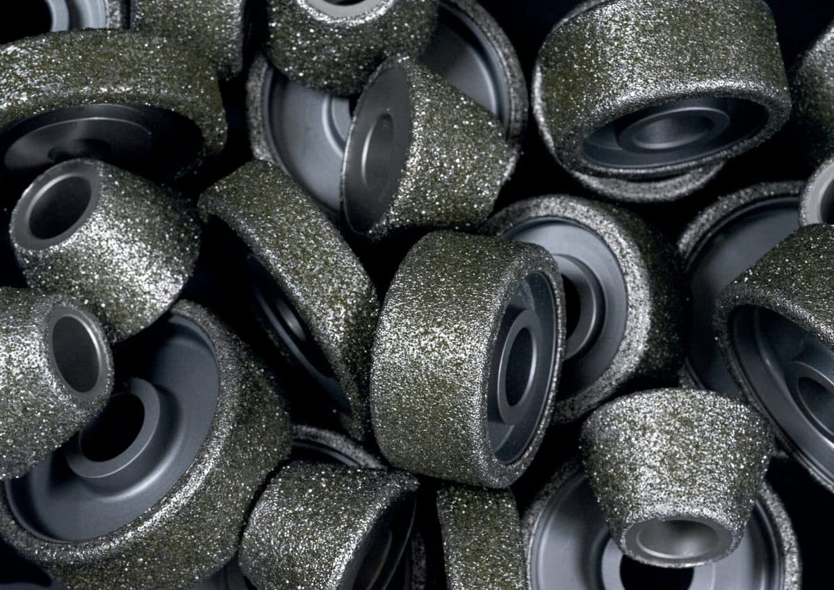 Diamond wheels with hole for internal deburring
